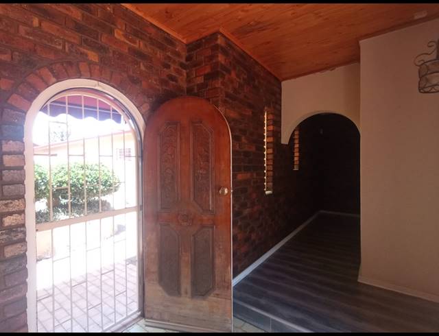 4 BEDROOM HOUSE FOR SALE IN THREE RIVERS EAST